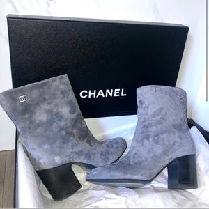 NB Authentic Chanel Suede Booties 39 1/2